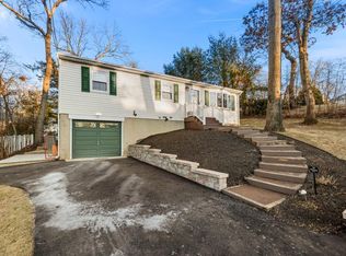13 Chestnut St, Nesconset, NY 11767