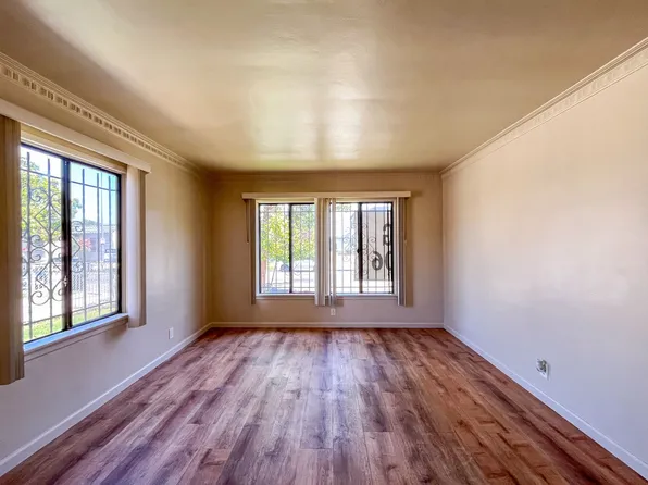 6605 S Van Ness Ave