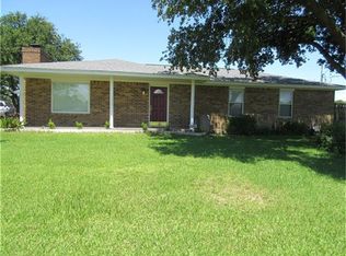 606 Texas Ave S, Anahuac, TX 77514