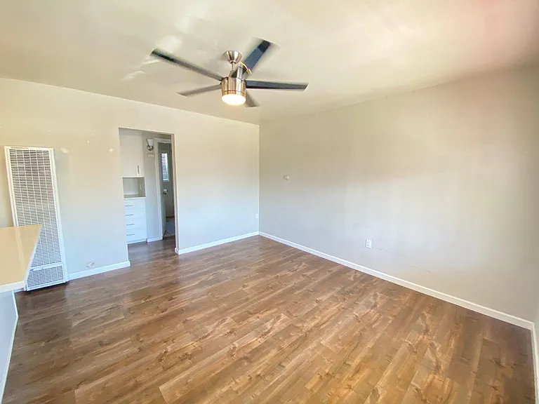 Upstairs Corner Apartment Home! Great North Park Location! Assigned Off Street Parking — Photo 7