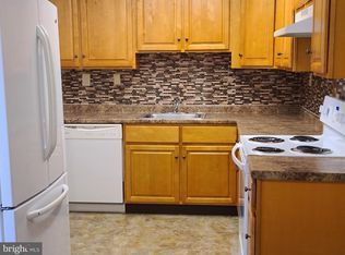 60 Villanova Ct, Sicklerville, NJ 08081