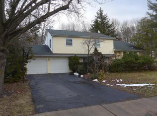 29 Saint Lawrence Way, Marlboro, NJ 07746