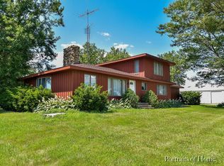 18530 E Twombly Rd, Rochelle, IL 61068