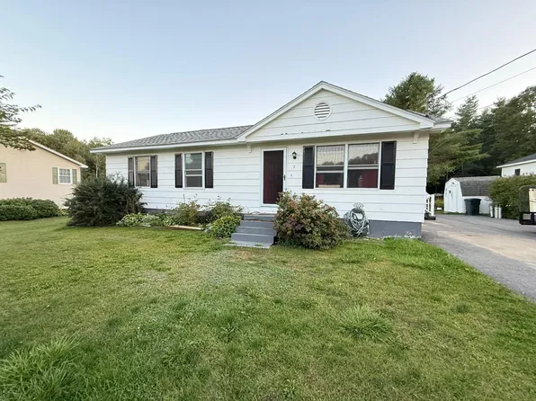 7 Church Street, Fairfield, ME 04937