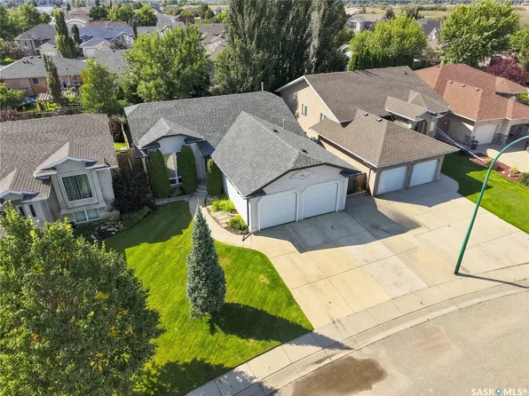 410 Bourgonje Court, Saskatoon, SK S7S 1L7