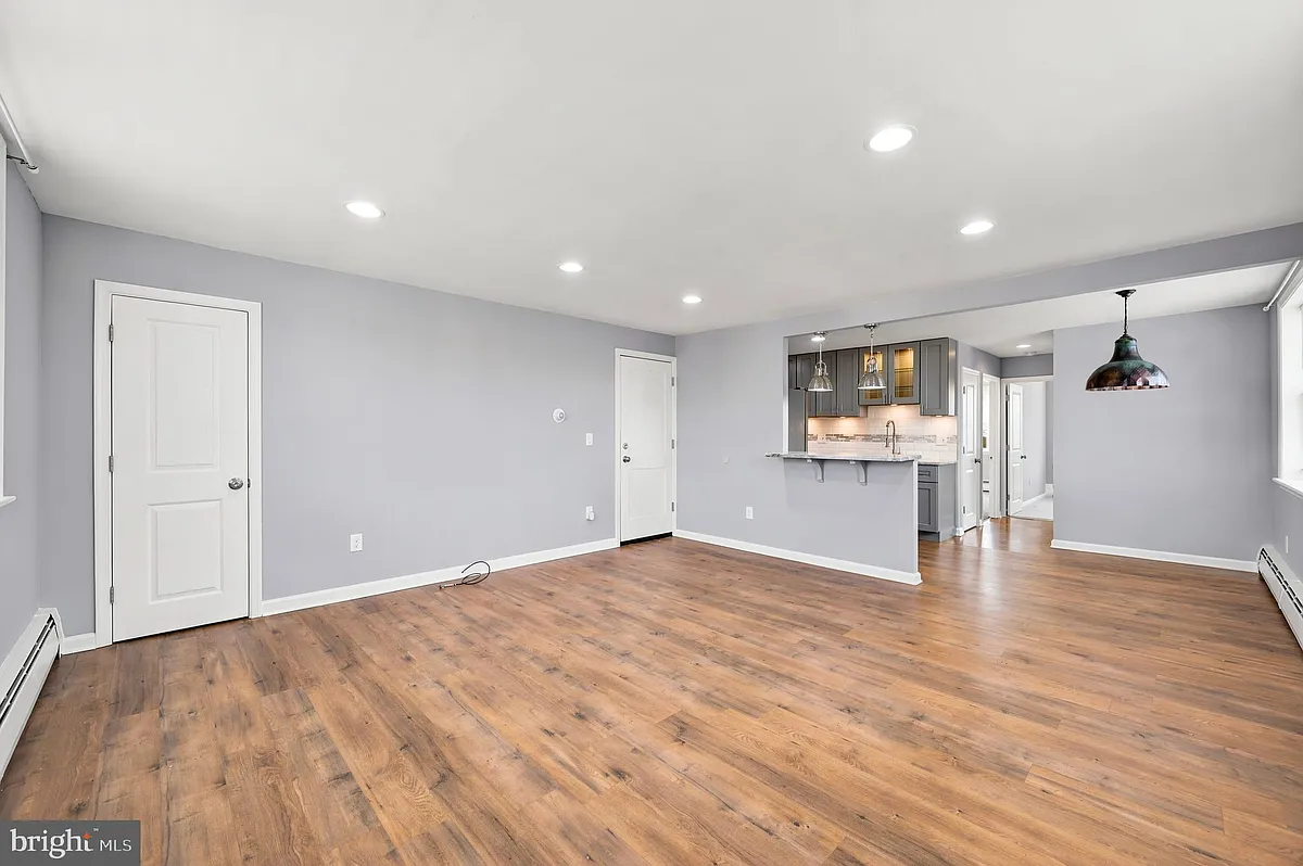 Building Photo - 7947 Ferndale St #2