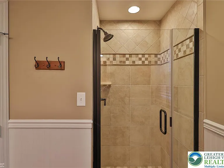 284 Walker Rd — Photo 64