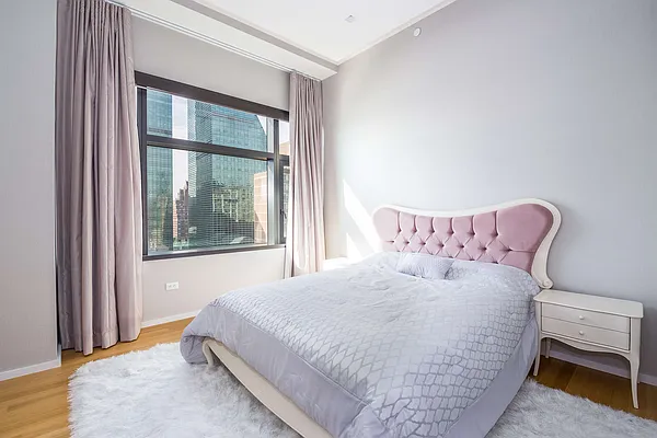 Rented by Chase Global Realty Corp | media 7