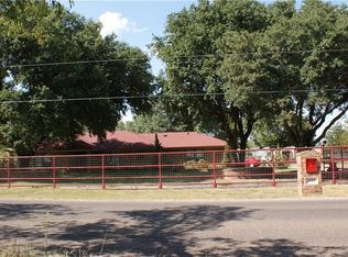 1925 Oak Grove Rd E, Fort Worth, TX 76140