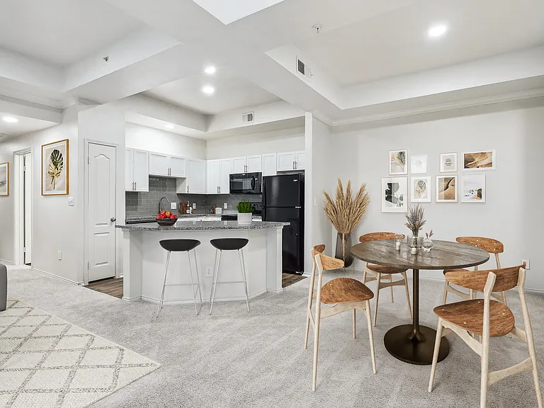 La Ventura Apartments — Photo 69