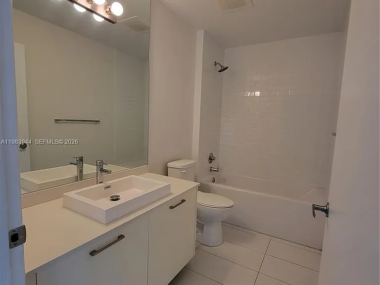 151 SE 1st St #1507 — Photo 10