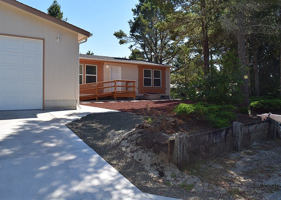 2nd image of 1674 N Siano Loop