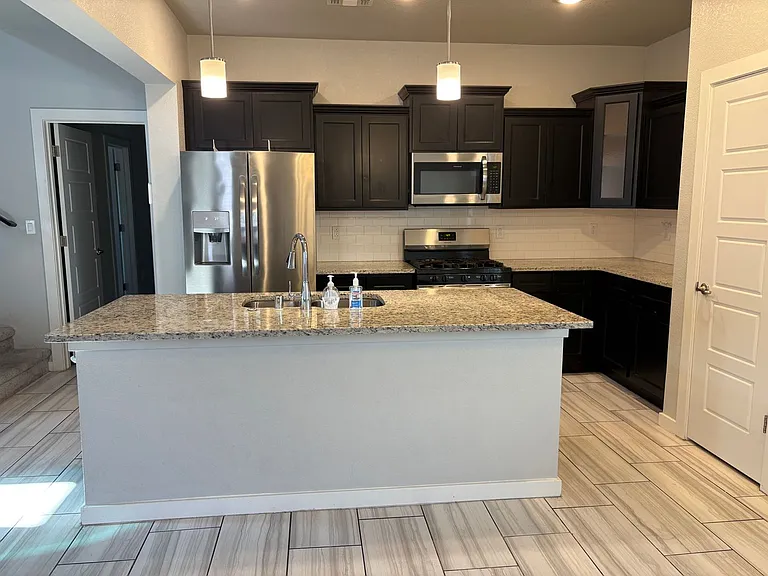 11571 Leonor Duran St — Photo 18