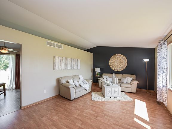 2nd image of 6614 Ravenwood Ave