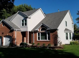 2206 Magnolia Ct W, Buffalo Grove, IL