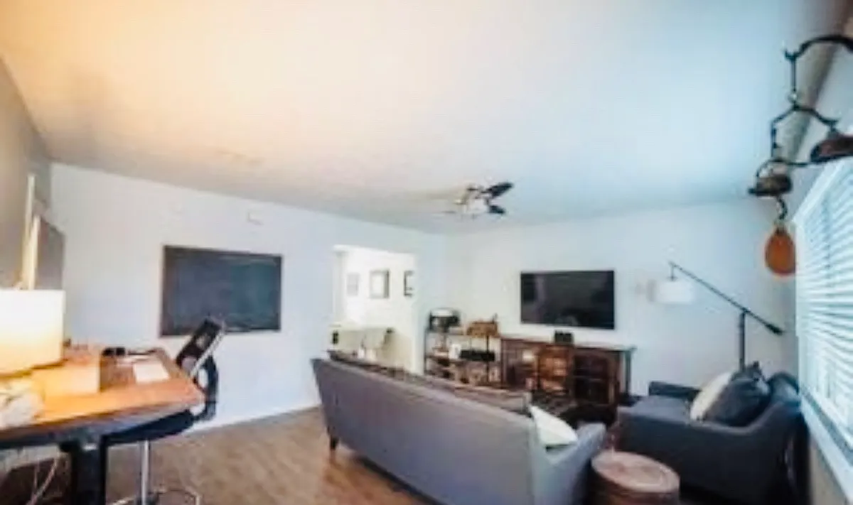 Building Photo - 21104 S Lakeview Dr #2