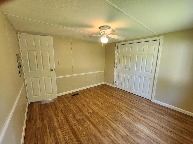 21 Karen St #1 — Photo 6