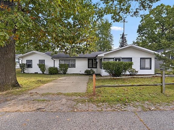 5th image of 2929 Russell Ct