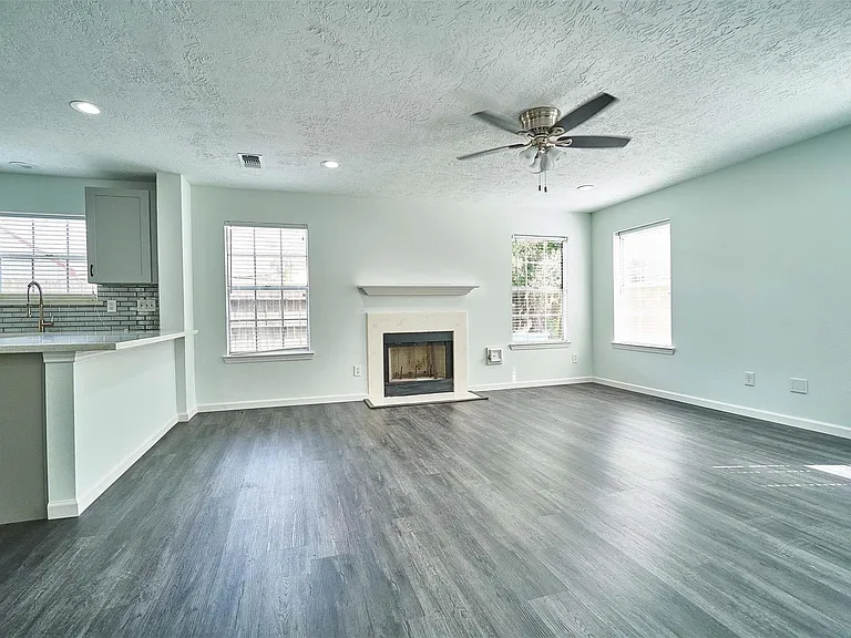 11011 Landsbury Ct — Photo 10