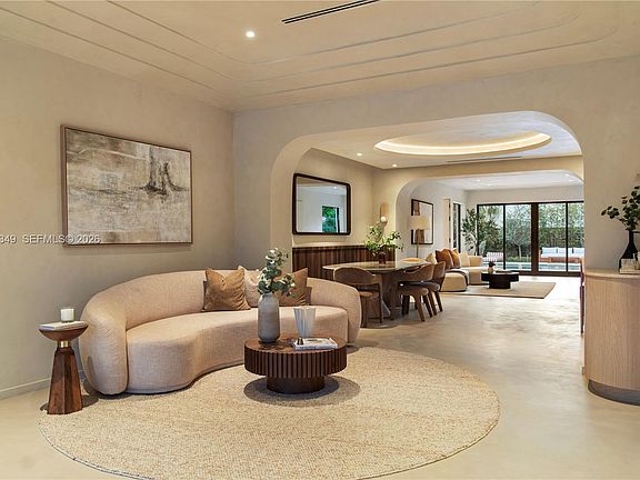4th image of 4430 Royal Palm Ave