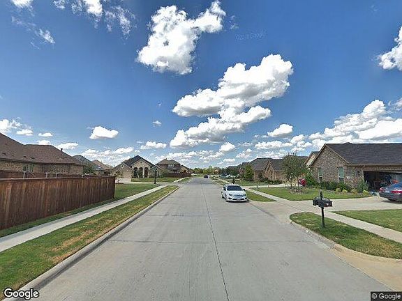Exterior Neighborhood (street photo)