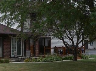 1722 Raintree Ct, Sycamore, IL 60178