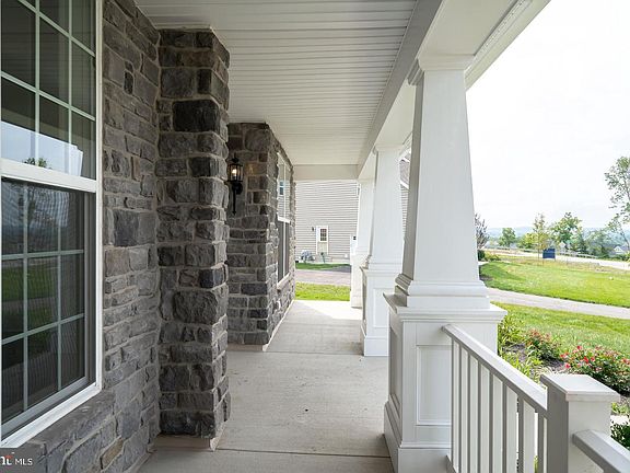 4th image of 356 Billet St