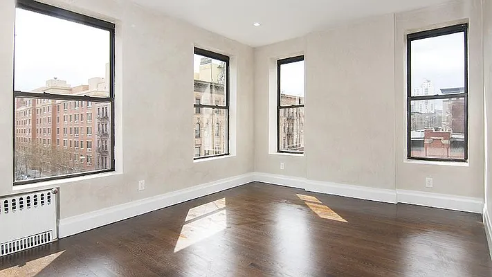 Sold by Fenwick Keats Real Estate | media 11
