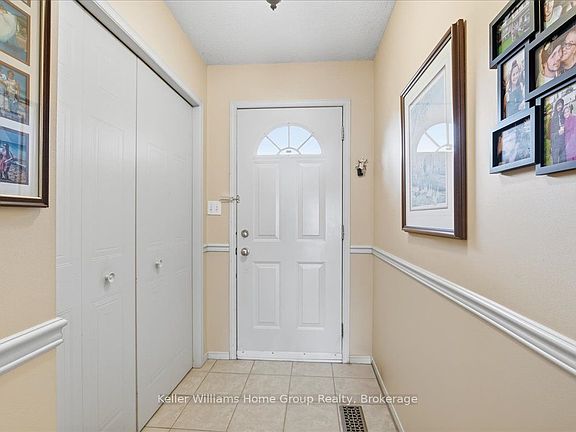 4th image of 38 Roehampton Cres