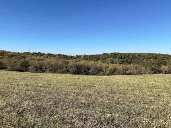 Stoehr Dr, Dakota, MN 55925