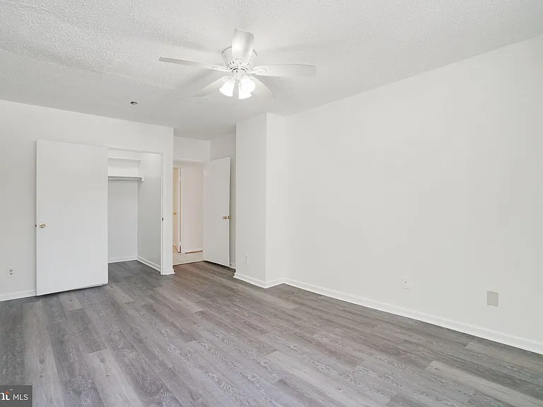 3713 George Mason Dr #T5W — Photo 31