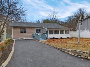 42 Smith St, Blairstown, NJ 07825