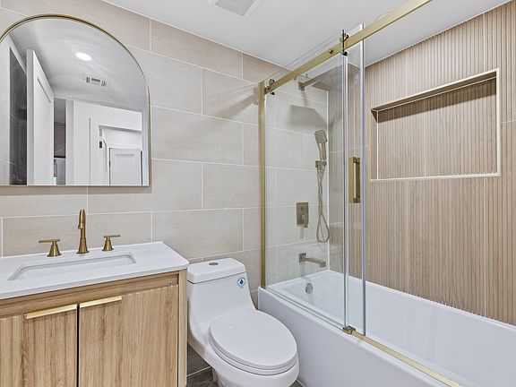 3rd image of 631 Saint Marks Ave APT 3