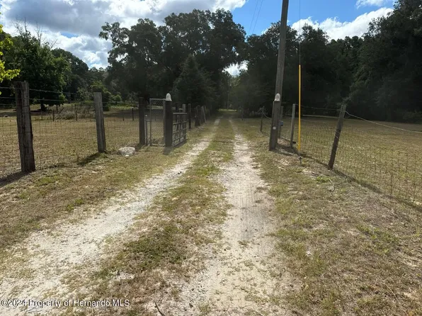 11383 S Greenfield Ave, Floral City, FL 34436