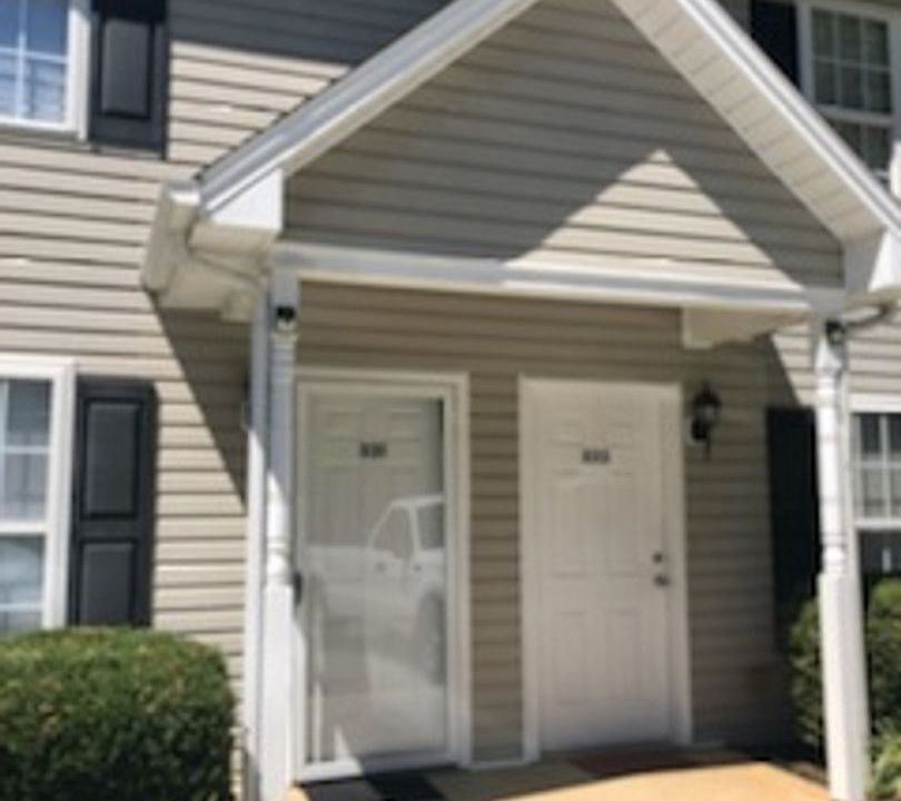 1st image of 327 E McPherson Dr