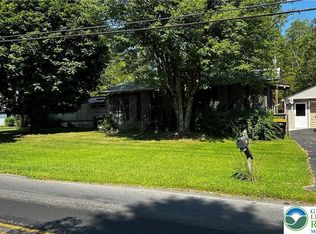 270 Lake Minsi Dr, Bangor, PA 18013