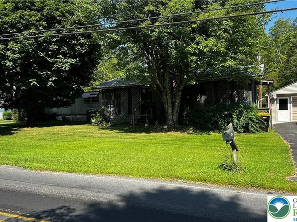 270 Lake Minsi Dr, Bangor, PA 18013