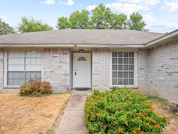 2nd image of 13610 Pecan Oak Dr