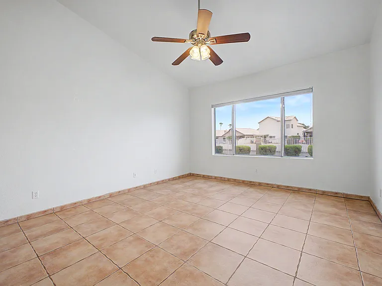 691 S Sahuaro Dr — Photo 11