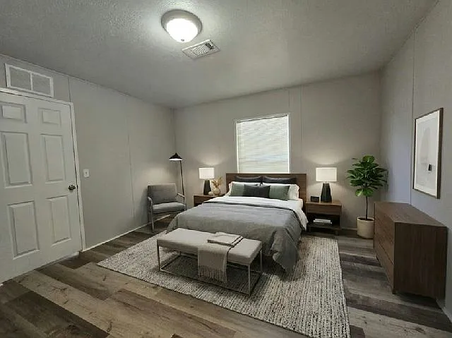 3 bed, 2.0 bath, 960 sqft, $1,920 — Photo 3