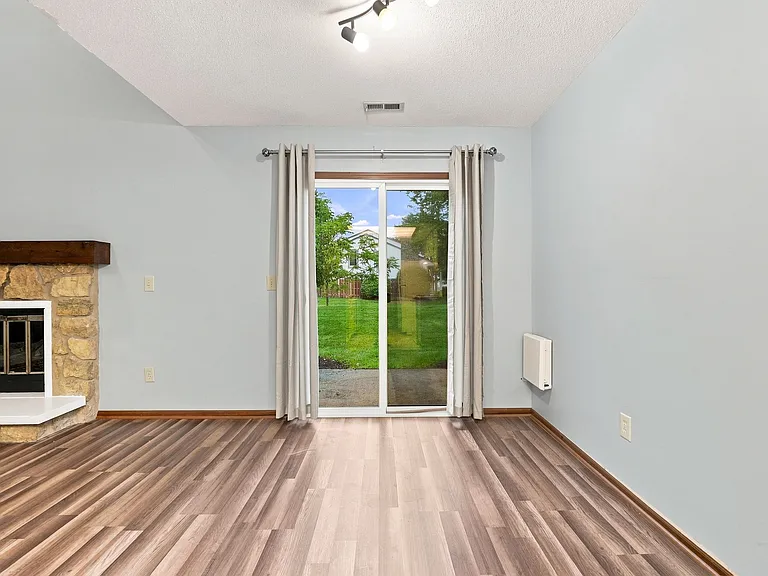 6032 Sawmill Woods Dr — Photo 7