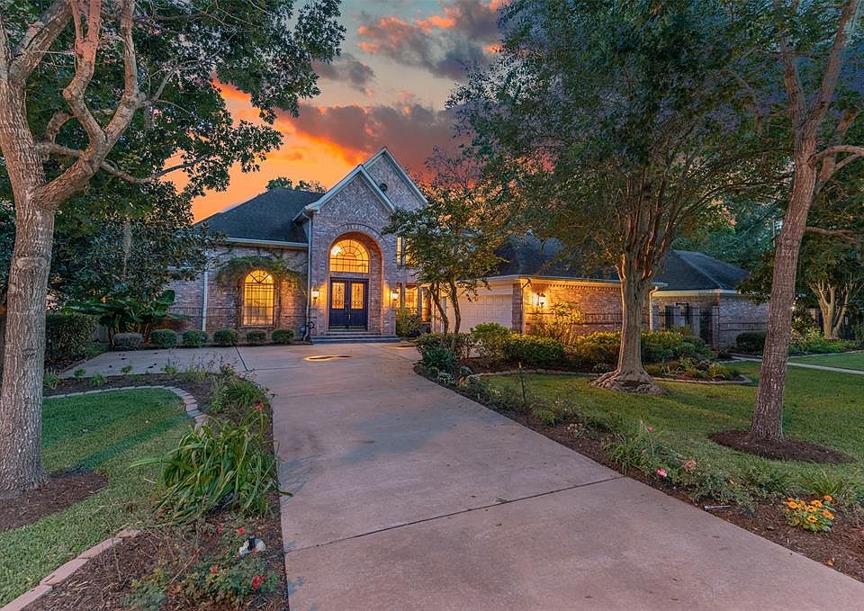 1st image of 2703 Peninsulas Dr