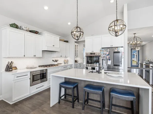 13301 Fondant Trl N, Hugo, MN 55038