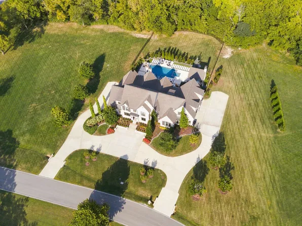 1004 Cartwright Close Dr, Brentwood, TN 37027