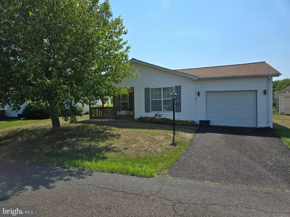 320 Blackberry Cir, New Hope, PA 18938