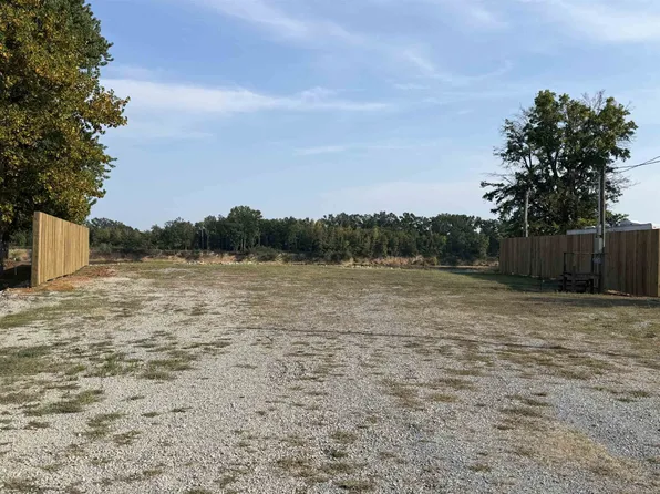 2700 Catfish Ln #17-18, Crump, TN 38327