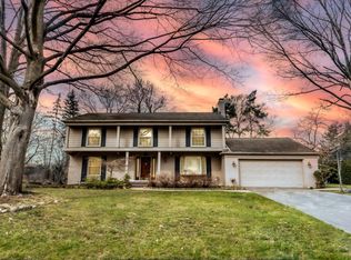 915 Lampwick Ct, Bloomfield Hills, MI 48304