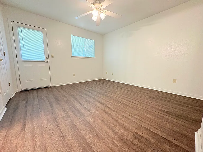 3887 Gaffney Loop — Photo 6