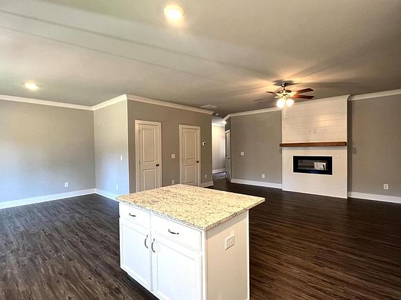4th image of 110 McAllister Rd