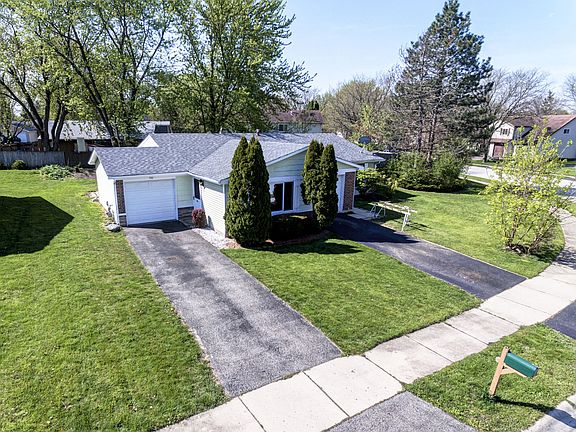 2nd image of 750 Clearwood Ct